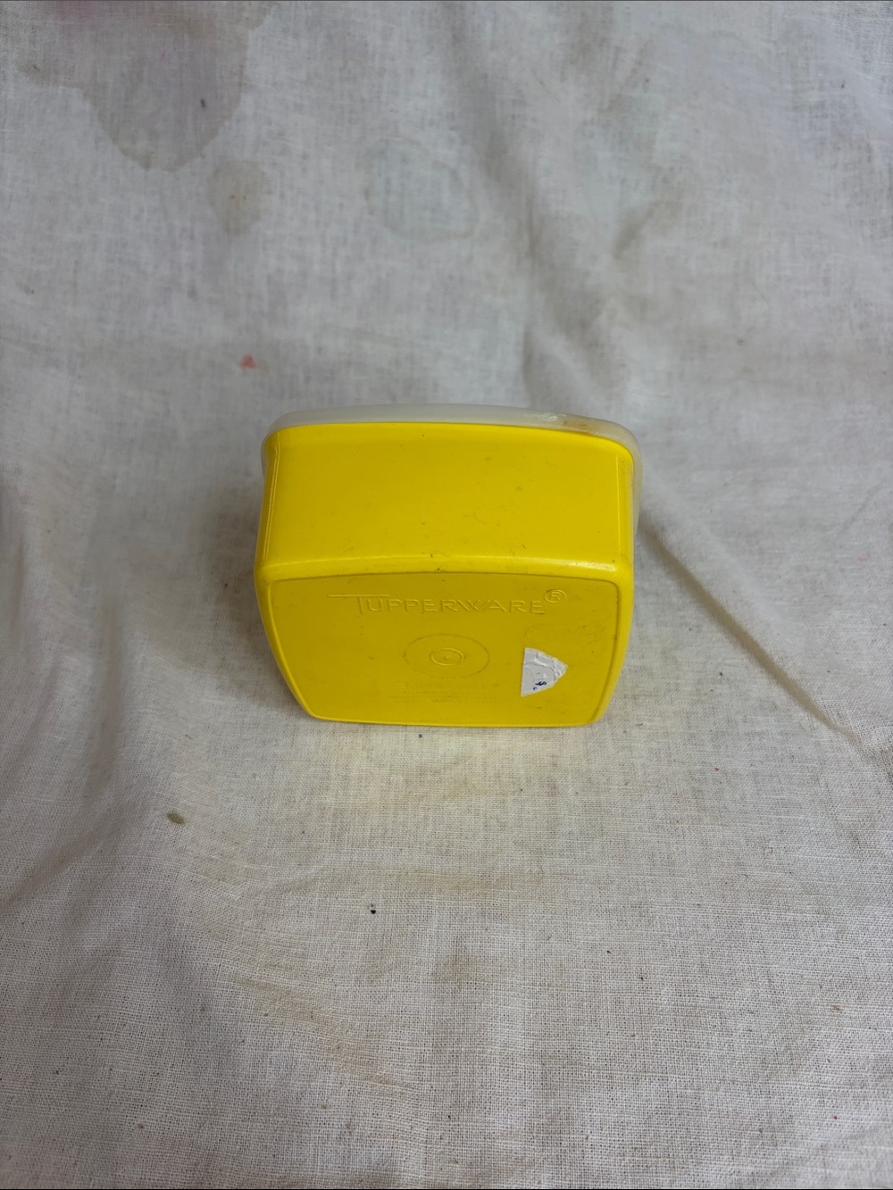 Tupperware Bright Yellow Rectangular Food Storage Container - Picture 7 of 7